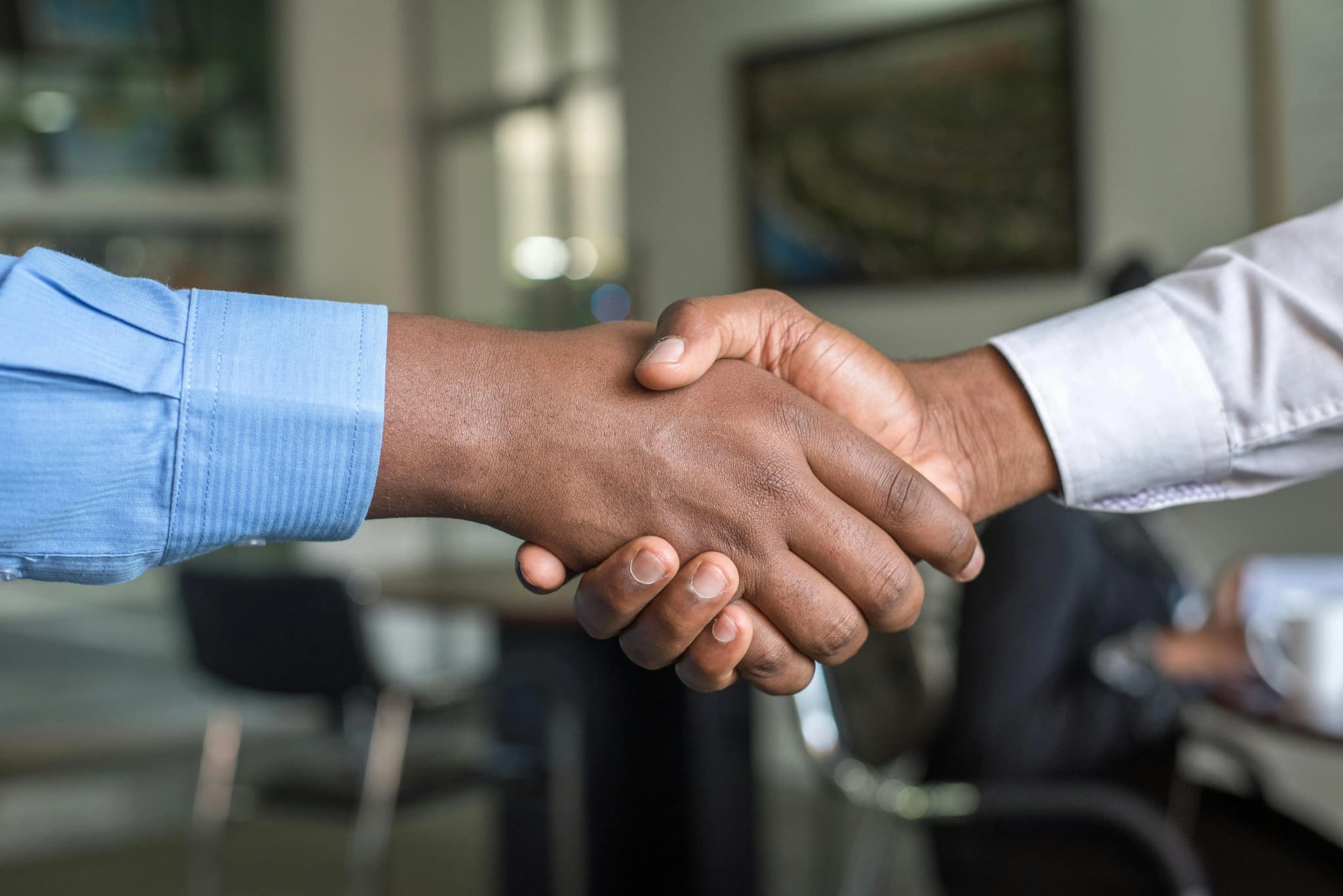 Tenant signing a residential lease agreement