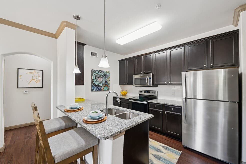 West Creek Apartments — photo 2