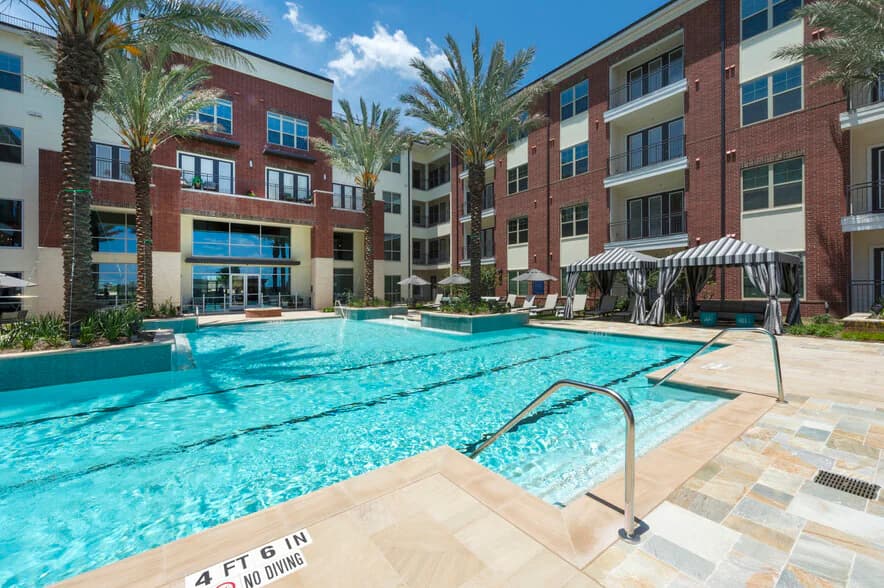 Overture Sugar Land 55+ Active Adult Apartment Homes in Sugar Land, Texas