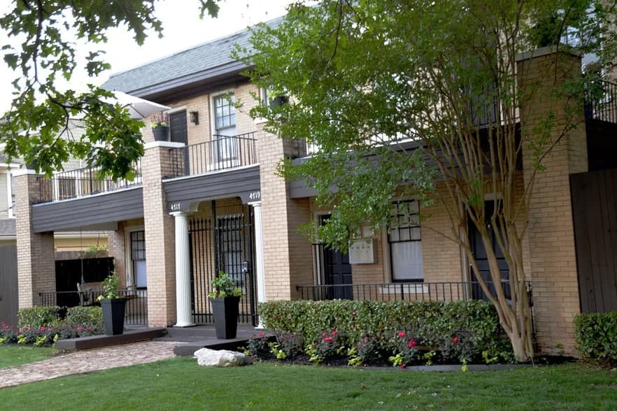 BROOKSTONE MANOR in Dallas, Texas