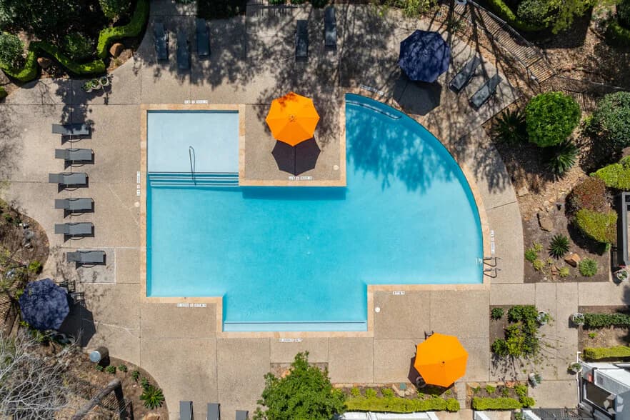 Stone Creek at Old Farm Apartments in Houston, Texas