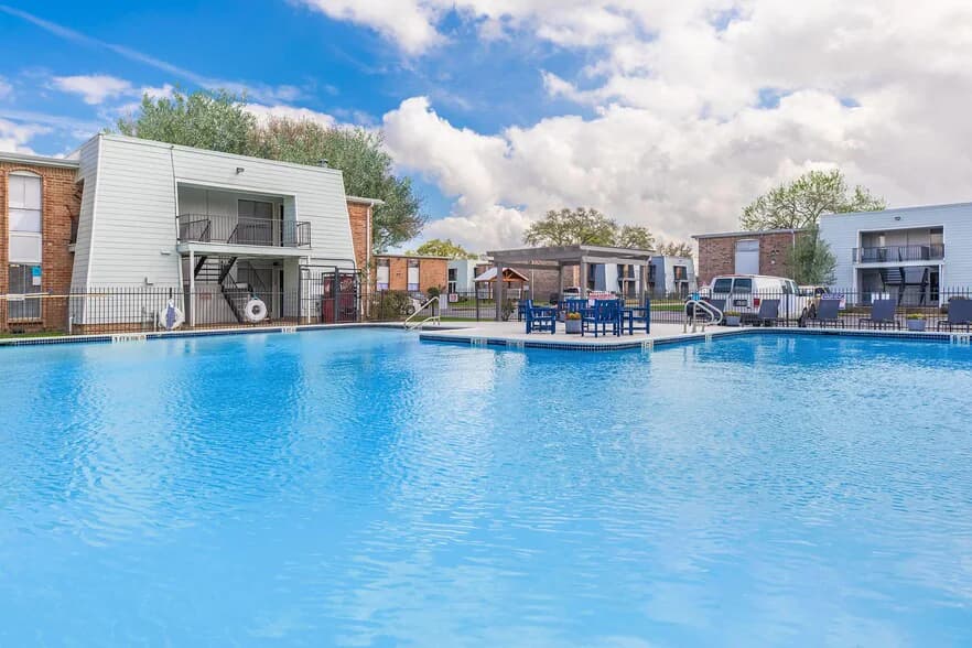 Arlington Place Apartments in Houston, Texas