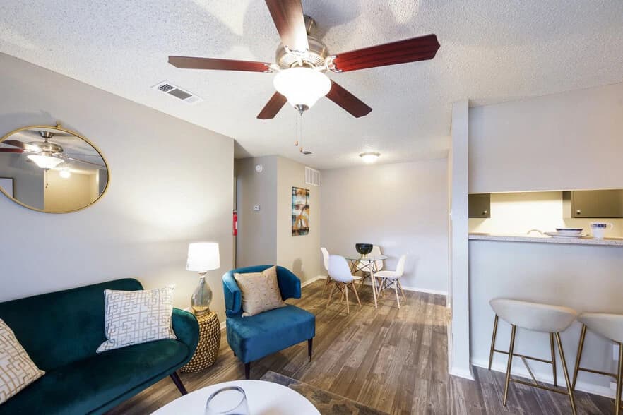 Holbrook Apartment Homes in Dallas, Texas