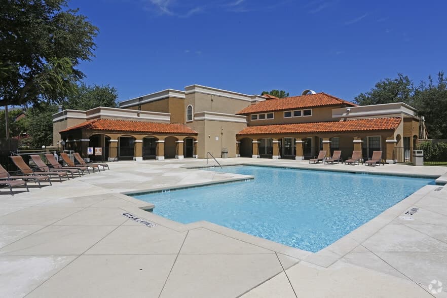 Crest Centreport in Fort Worth, Texas