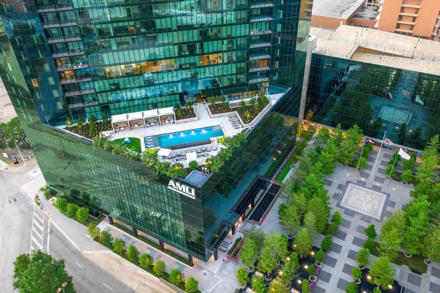 AMLI Fountain Place in Dallas, Texas