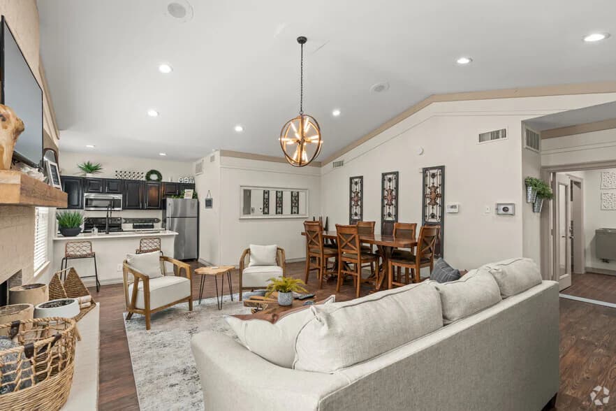 Walnut Creek Apartments in Arlington, Texas