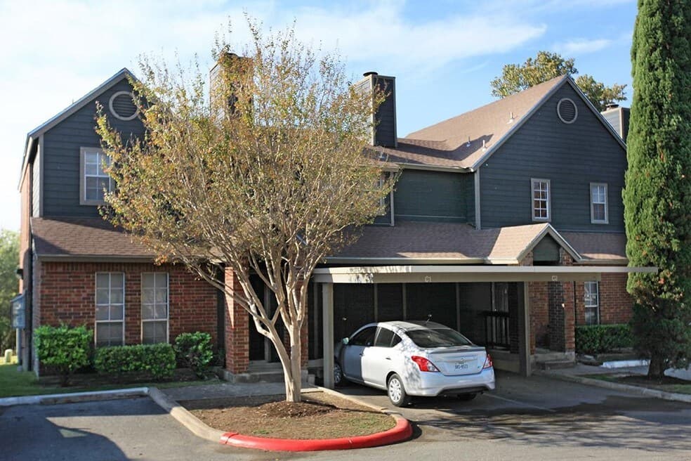 Vista Lago in San Antonio, Texas