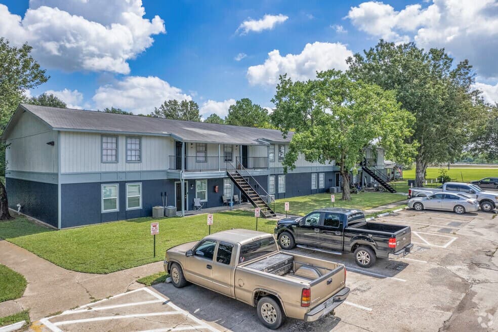 Whisper Oaks Apartments — photo 5