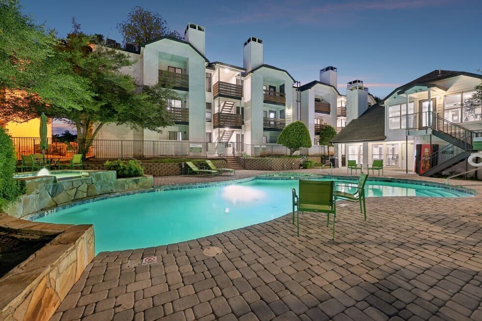 Villas on Rosemeade West in Dallas, Texas