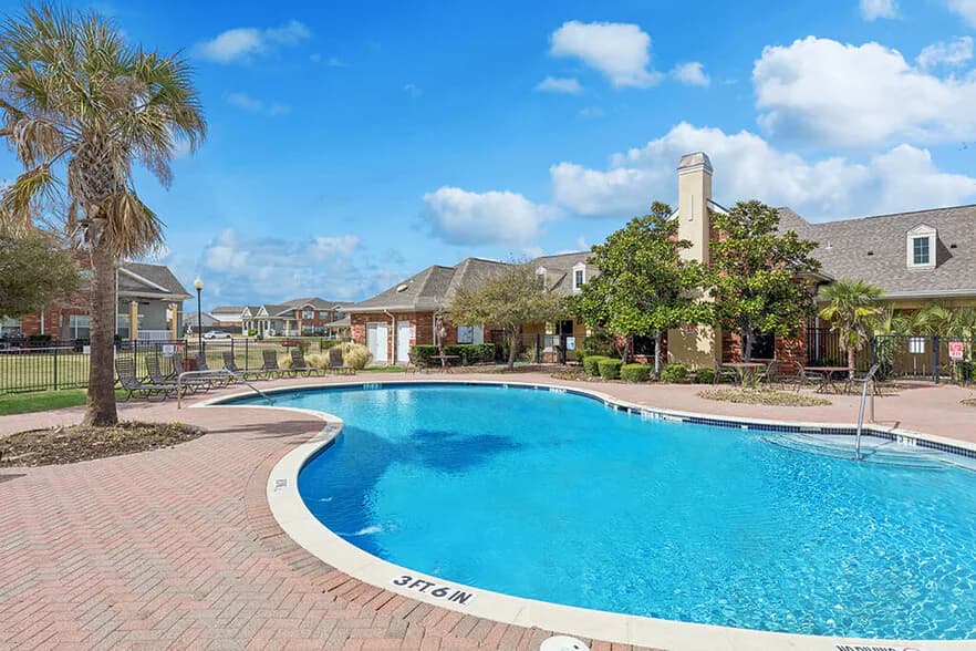 Ironwood Crossing Apartments & Townhomes in Fort Worth, Texas
