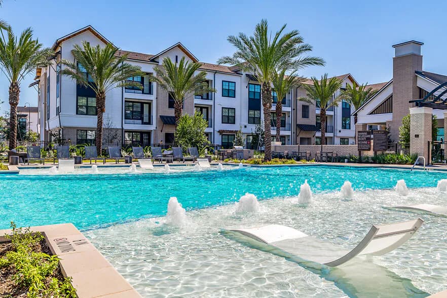 Alys Crossing Apartments in Cypress, Texas
