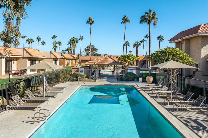 Royal Palms in Palm Desert, Texas