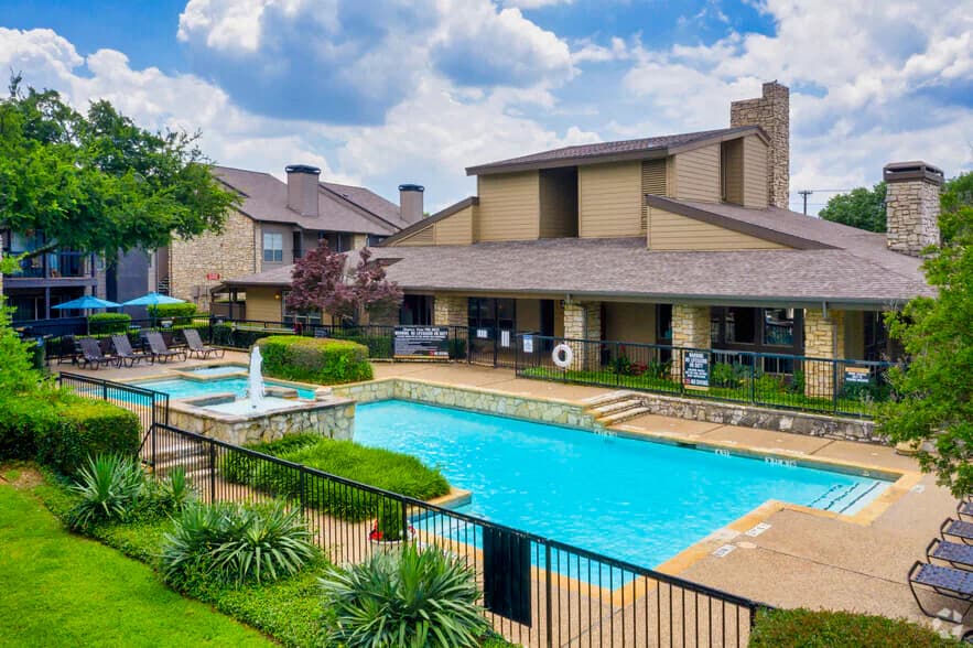 Hunters Point in Arlington, Texas