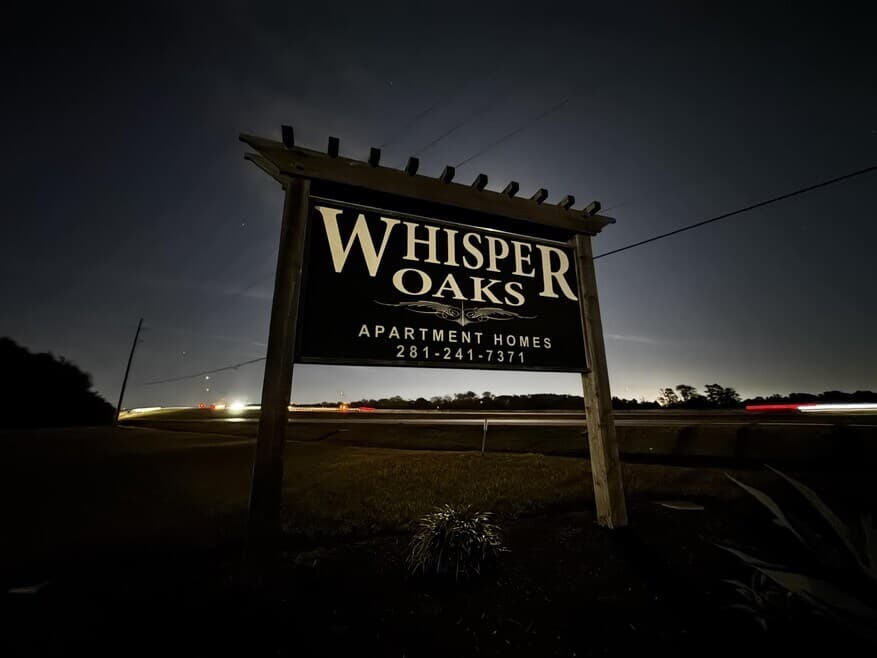 Whisper Oaks Apartments in Crosby, Texas