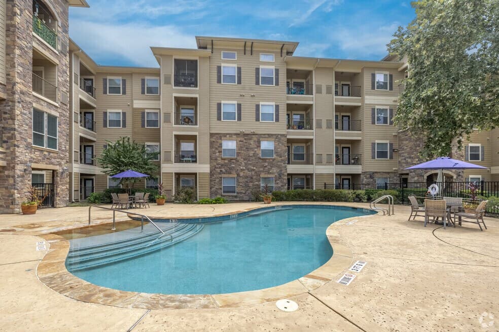 West Oaks Village Senior — photo 2
