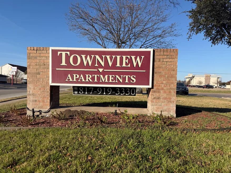 Townview Apartments in Crowley, Texas