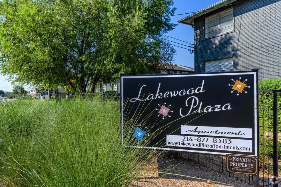 Lakewood Plaza in Dallas, Texas