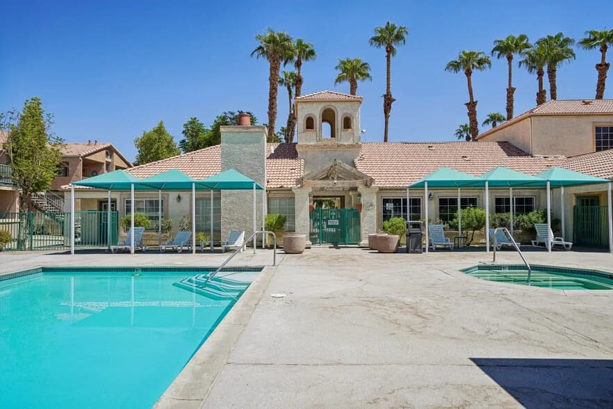 Desert Oasis Apartments in Palm Desert, Texas