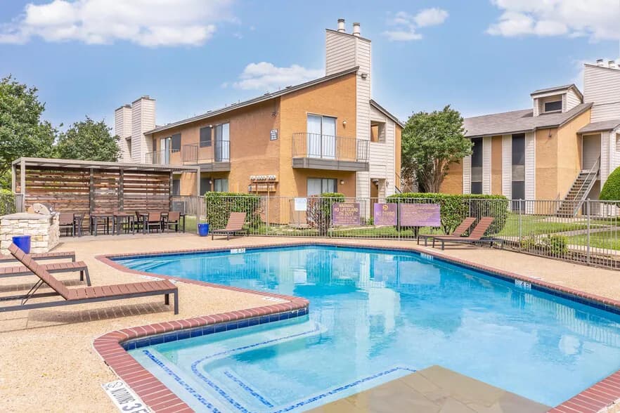 Amber Creek Apartments in Garland, Texas