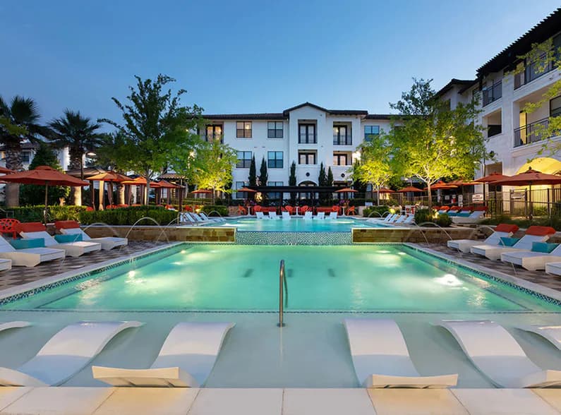 AMLI on Riverside in Irving, Texas