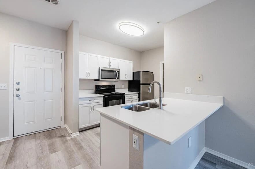 Arioso Apartments and Townhomes in Grand Prairie, Texas