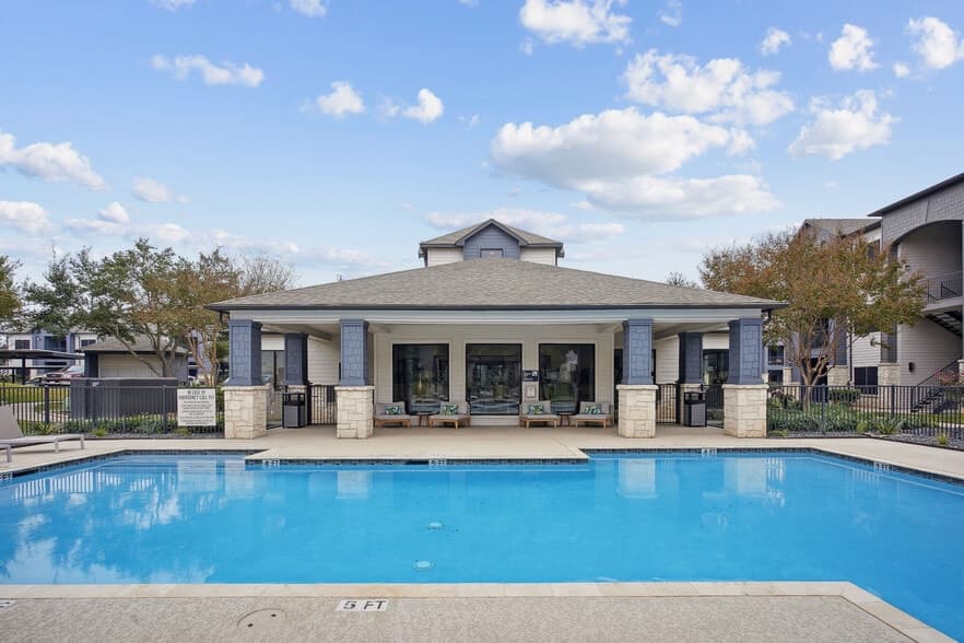 Cayman in Universal City, Texas