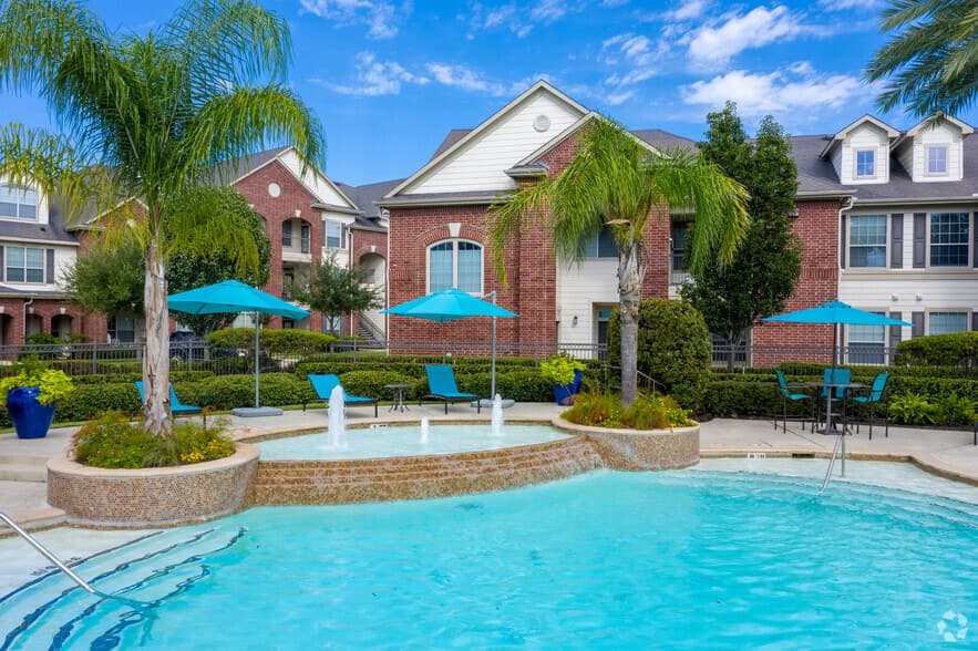 Villas At Rollingbrook in Baytown, Texas