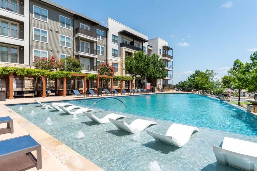Henley at the RIM in San Antonio, Texas