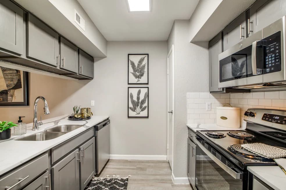 The Sutton Apartments — photo 2