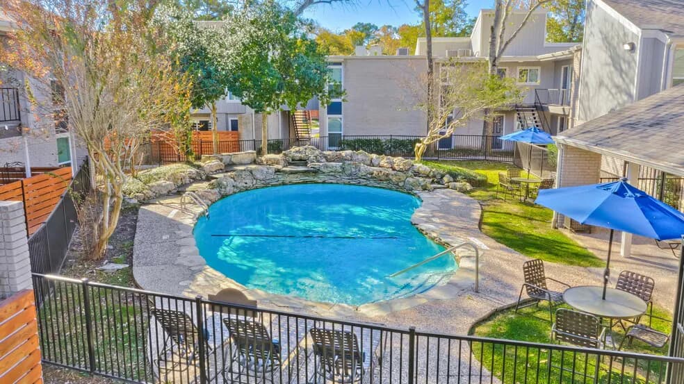 Trailwood Village Apartments — photo 4