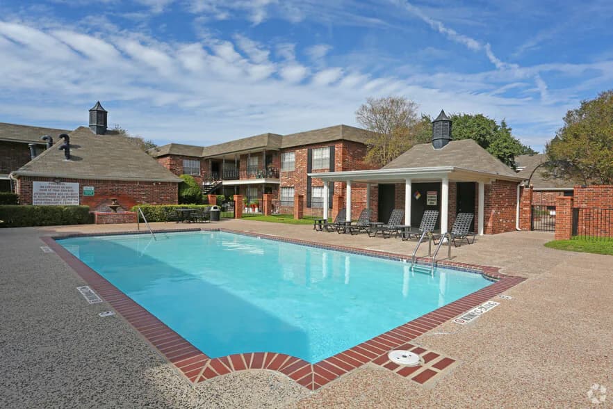 Towne Oaks II in Austin, Texas