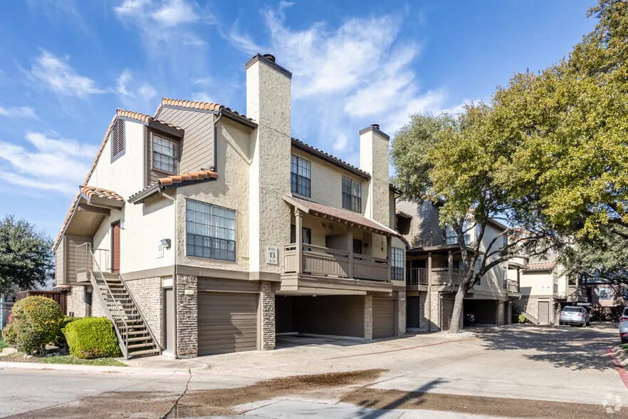 Hidden Bend Townhomes in Dallas, Texas