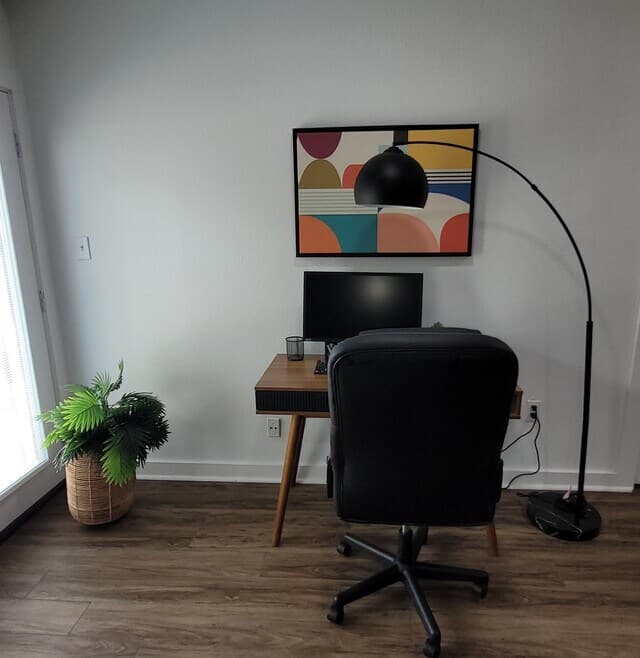 Val Verde Apartments — photo 4
