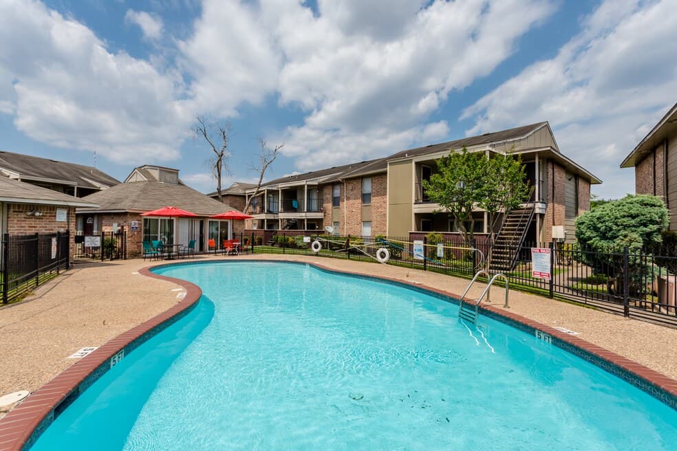 Villa Solano Apartments — photo 2