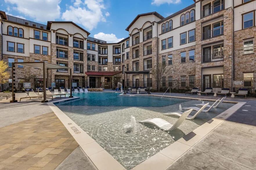 Aven at the Cove in Grand Prairie, Texas