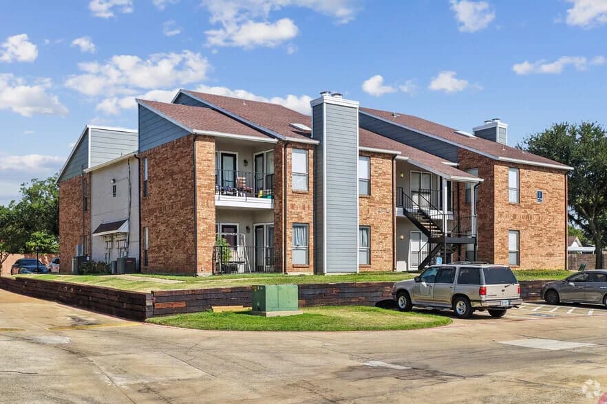 Bear Creek Villas in Euless, Texas