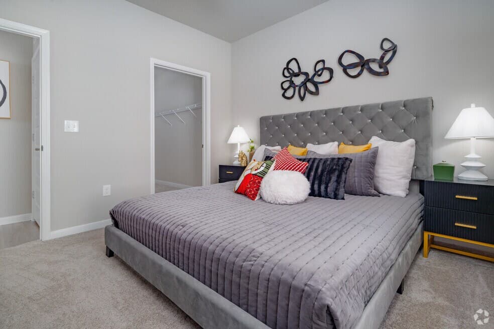 Westpointe Oaks Apartments — photo 4