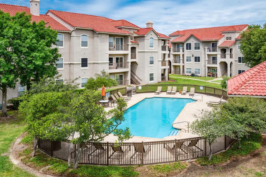 Crescent Cove At Lakepointe in Lewisville, Texas