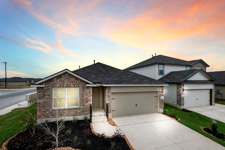 Enclave at Medina in Von Ormy, Texas