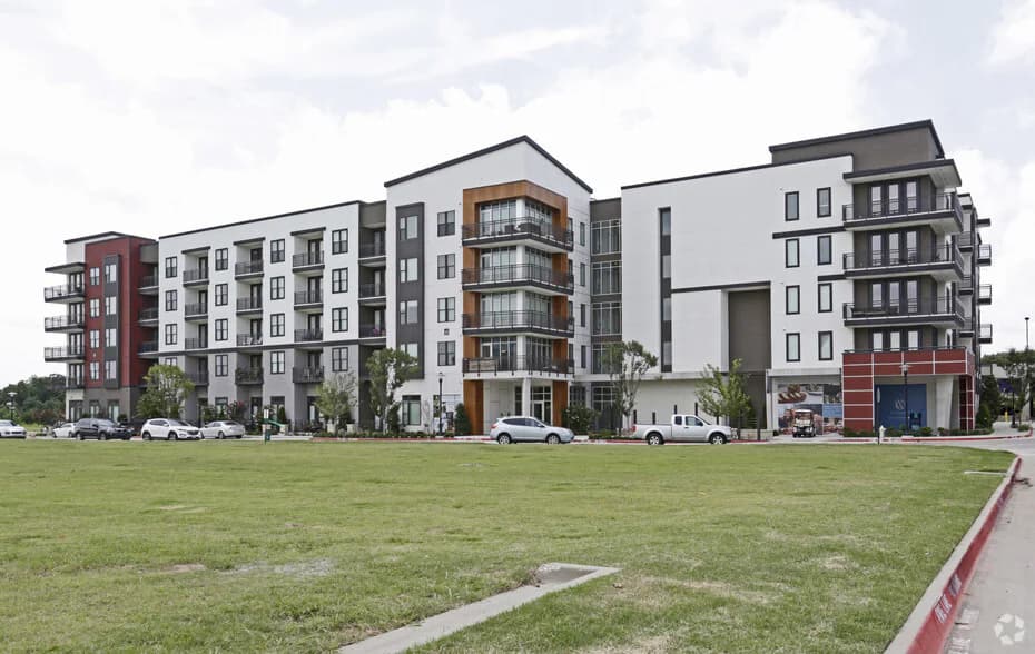 Lofts at Watters Creek Apartments in Allen, Texas