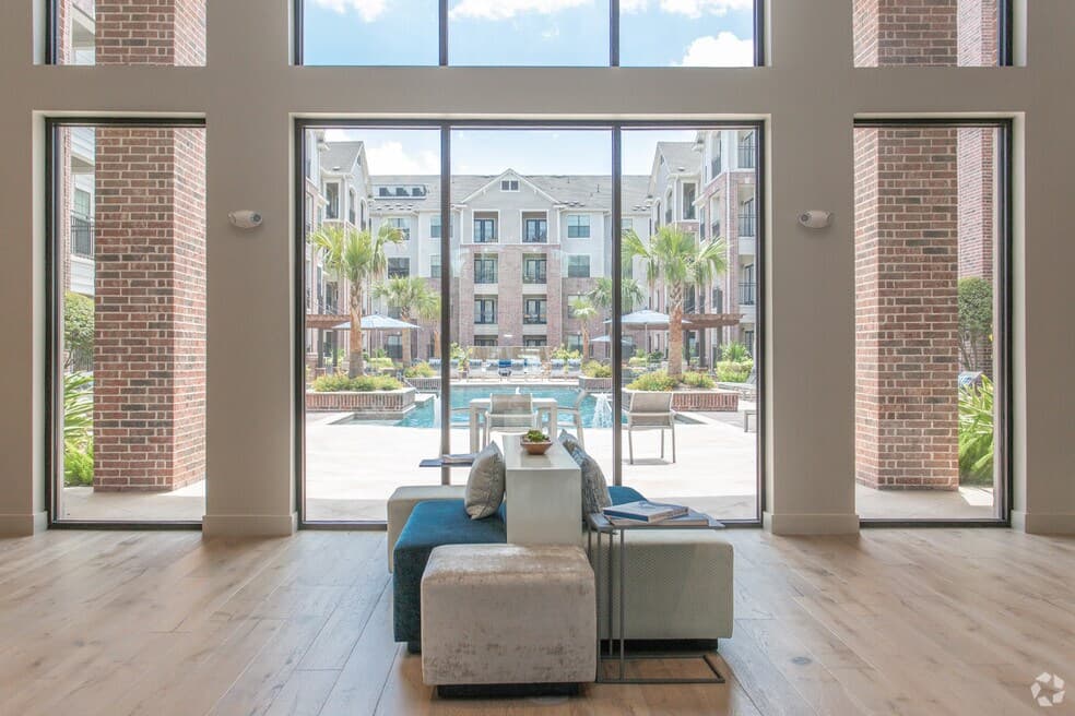 Villas at Bunker Hill Apartments — photo 2