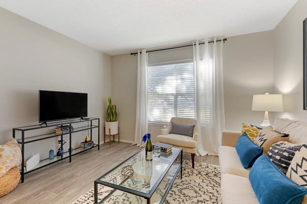 Valley Oaks Apartments in Hurst, Texas