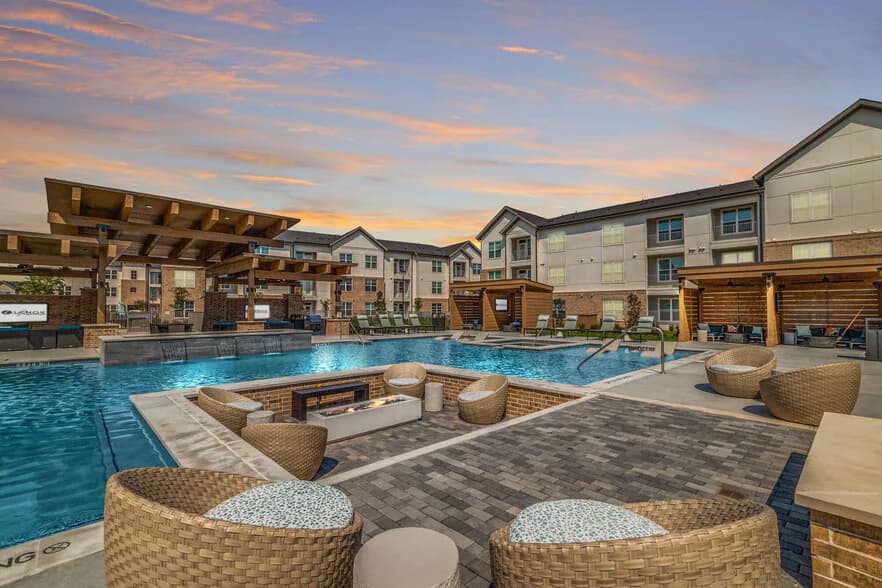 Lenox Sienna | Apartments & Townhomes in Missouri City, Texas