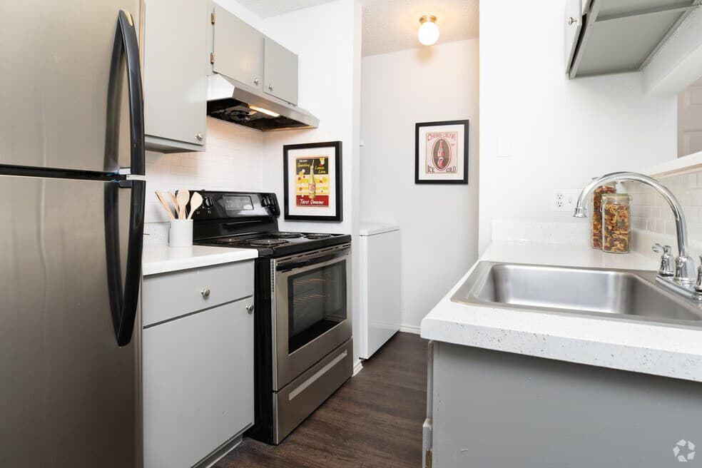 Wildwood Apartments — photo 2