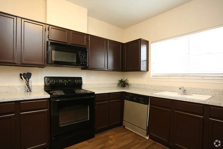 Covington Pointe Apartments in Dallas, Texas