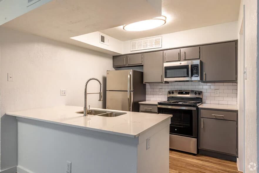 Pleasant Creek Apartments in Lancaster, Texas