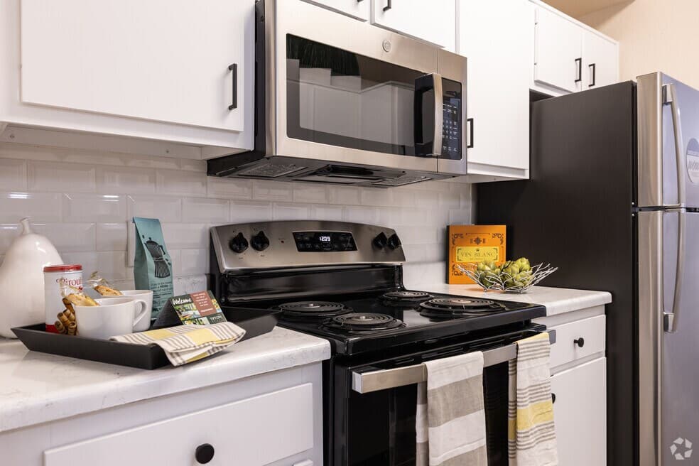 White Oak Apartments — photo 2