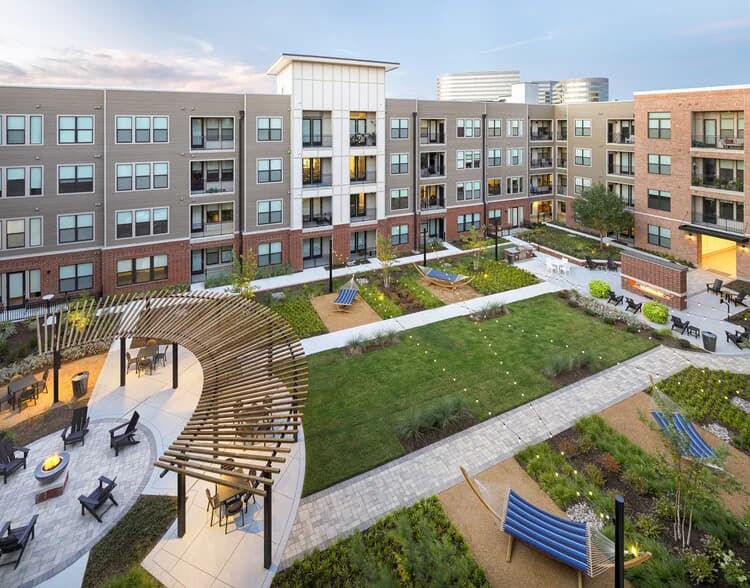 AMLI Addison in Addison, Texas