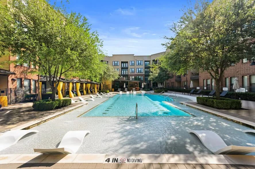 AMLI West Plano in Plano, Texas